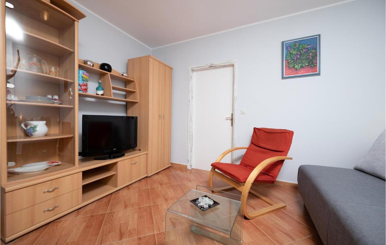 1 Bedroom Amazing Apartment In Peruski Peruški Exterior foto