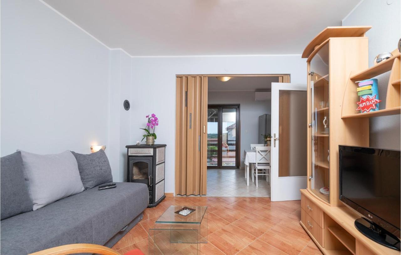 1 Bedroom Amazing Apartment In Peruski Peruški Exterior foto